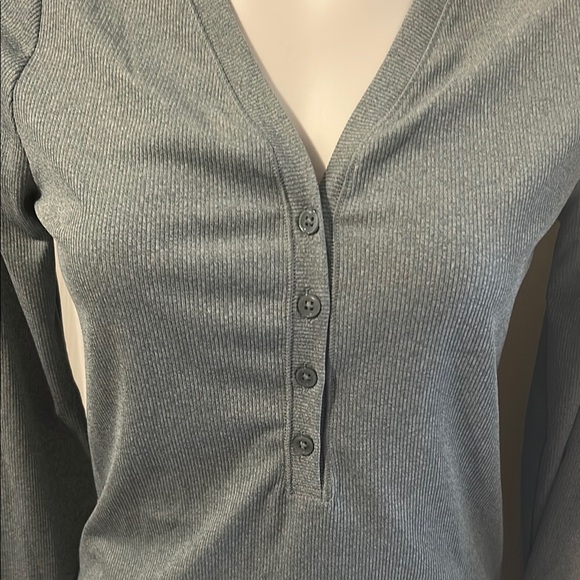 Athleta Gray Buttoned V-Neck, Size M - Picture 3 of 4